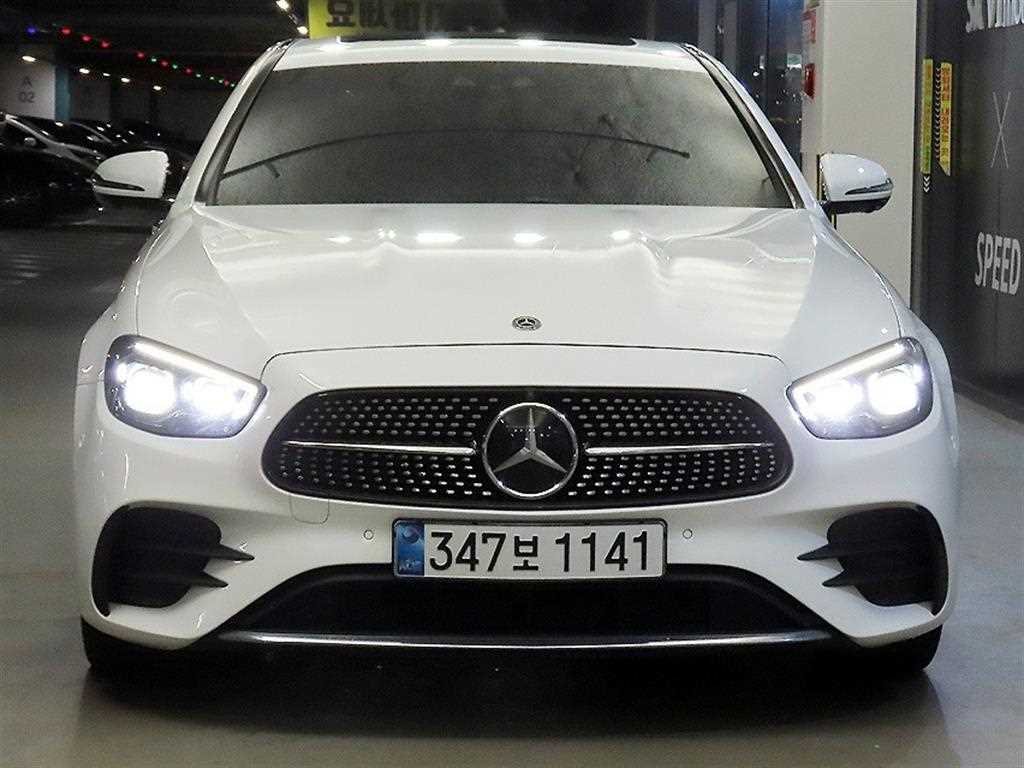 벤츠 E 클래스 E220d 4MATIC AMG라인 사진 2/20