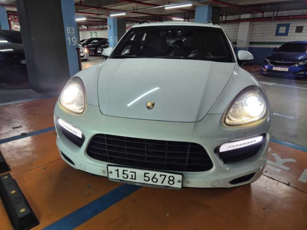 포르쉐 카이엔 3.0 디젤 사진 2/9