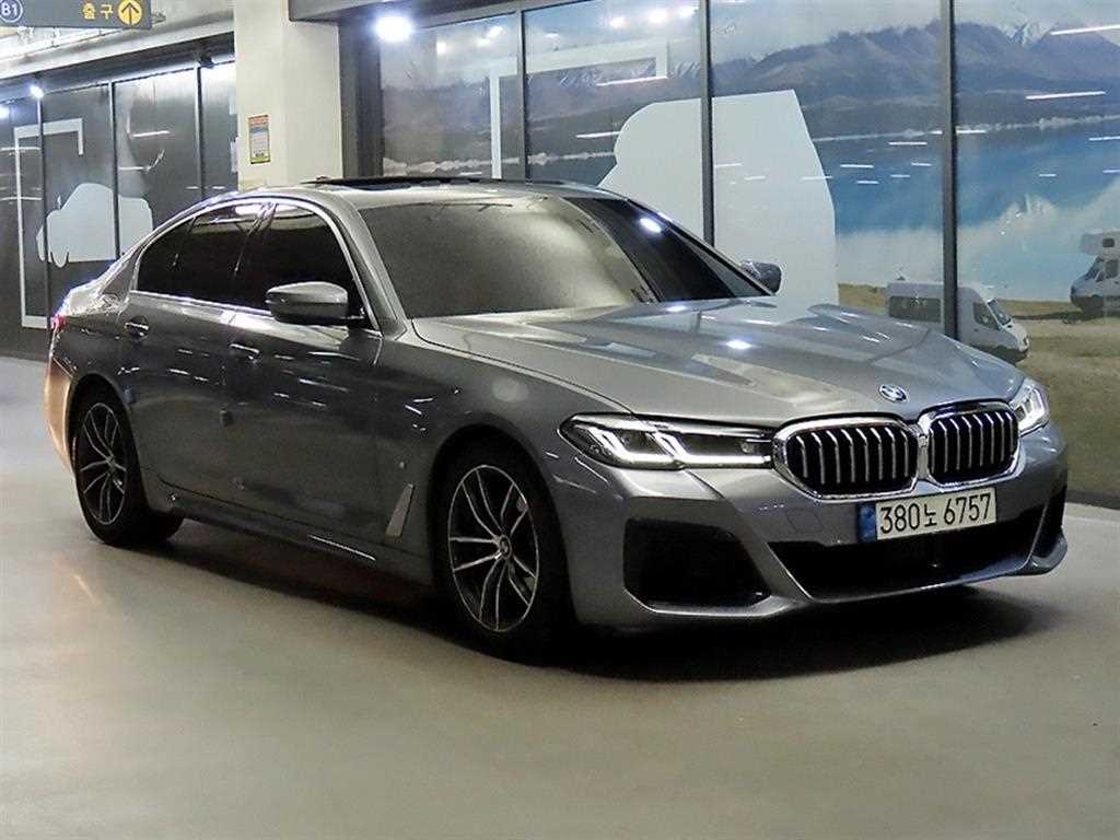 BMW 5시리즈 520i M 스포츠 사진 2/20