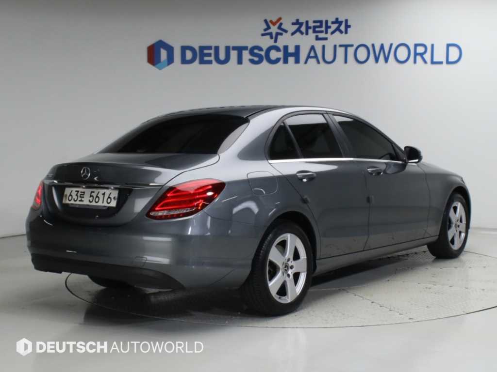 벤츠 C 클래스 C200 사진 2/20