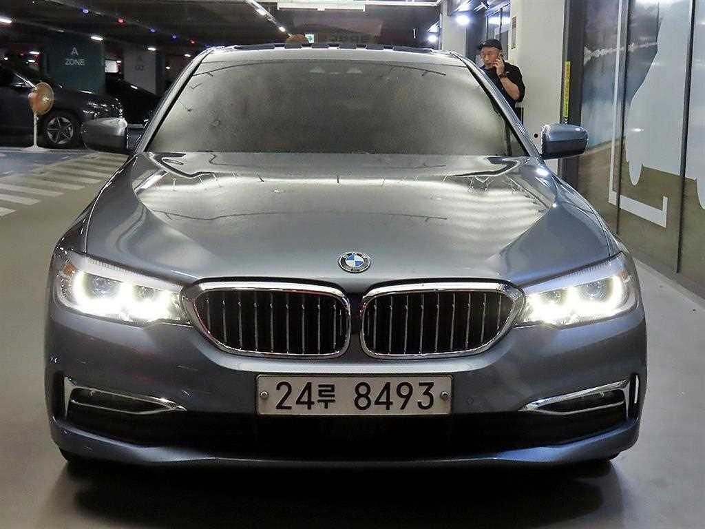 BMW 5시리즈 520i 럭셔리 사진 2/20