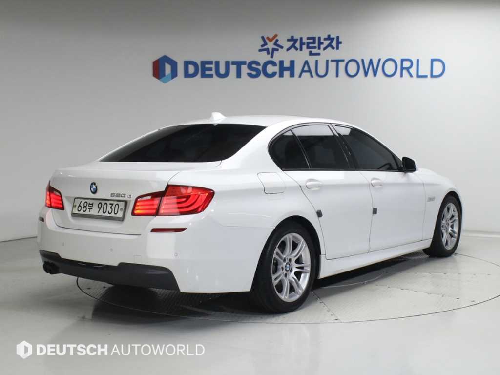 BMW 5시리즈 520d M 스포츠 사진 2/20