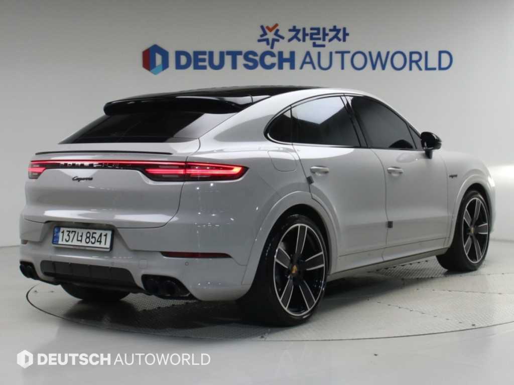 포르쉐 카이엔 3.0 E-하이브리드 쿠페 사진 2/20