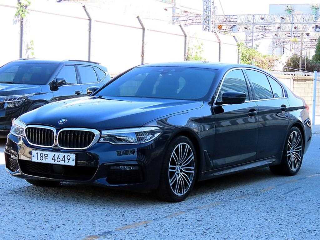 BMW 5시리즈 530i xDrive M 스포츠 플러스 사진 2/20
