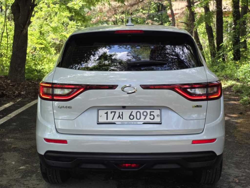 르노코리아 QM6 디젤 2WD SE 사진 2/20