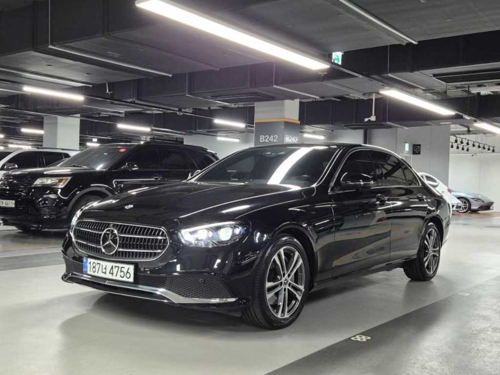 벤츠 E 클래스 E350 4MATIC 아방가르드 사진