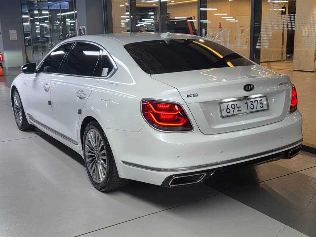 기아 K9 3.8 GDI AWD 플래티넘Ⅰ 사진 2/18