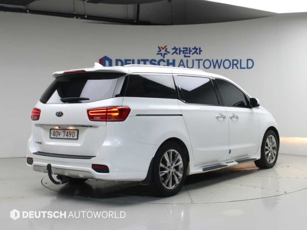 기아 카니발 디젤 9인승 프레스티지 사진 2/20