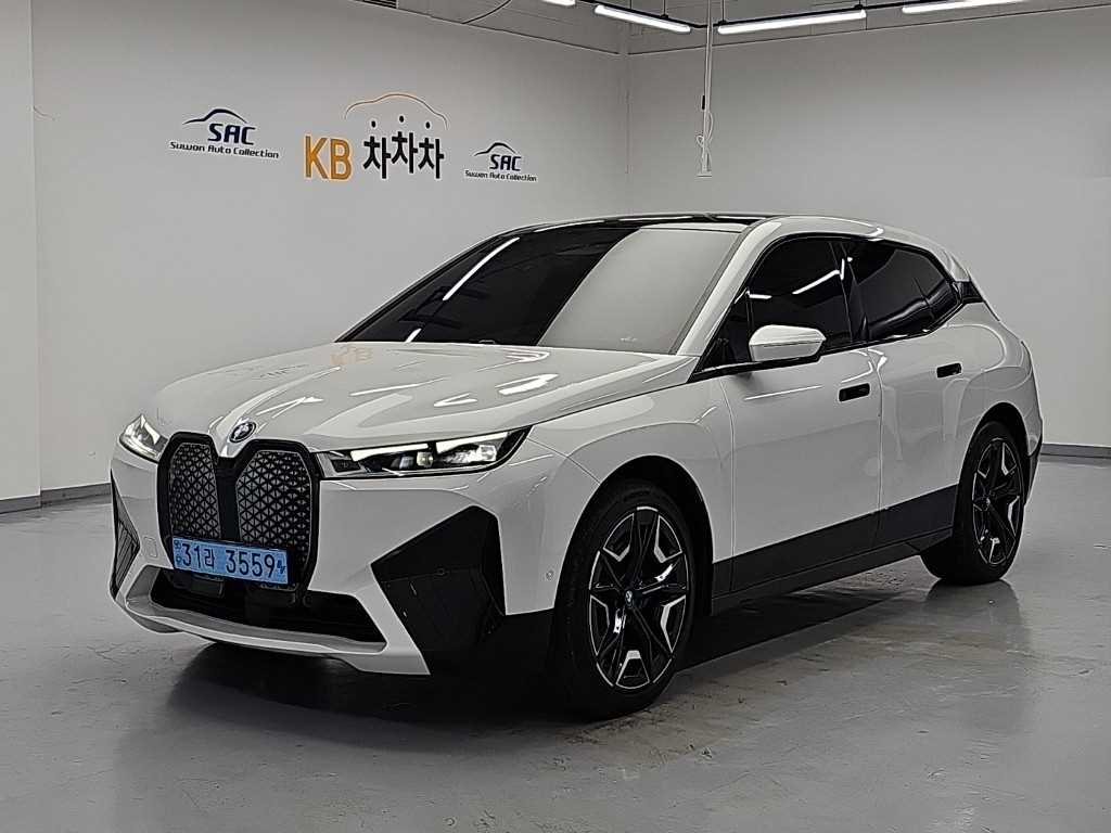 BMW iX xDrive 50 스포츠 플러스 사진