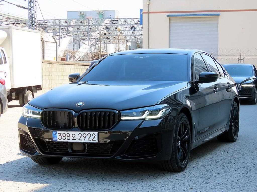 BMW 5시리즈 520d M 스포츠 플러스 사진 2/20