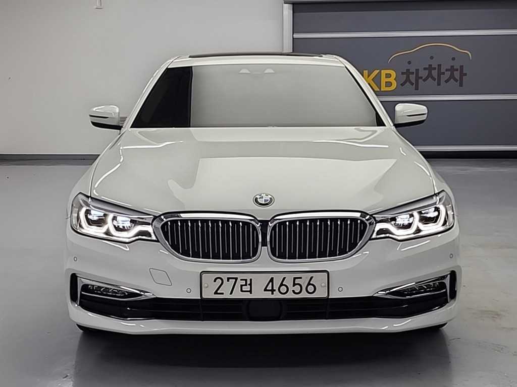 BMW 5시리즈 520d 럭셔리 플러스 사진 2/20