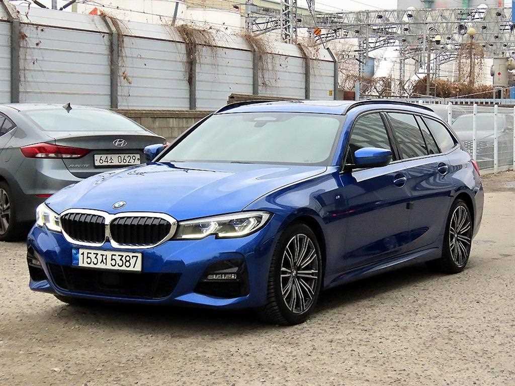 BMW 3시리즈 320d 투어링 M 스포츠 사진 2/20
