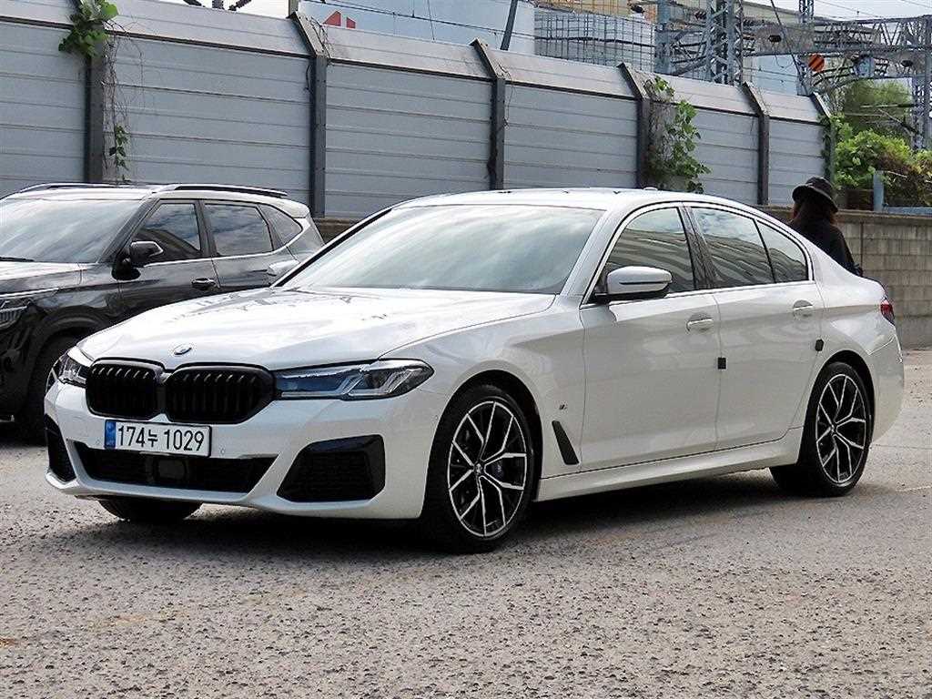 BMW 5시리즈 530i M 스포츠 사진 2/20