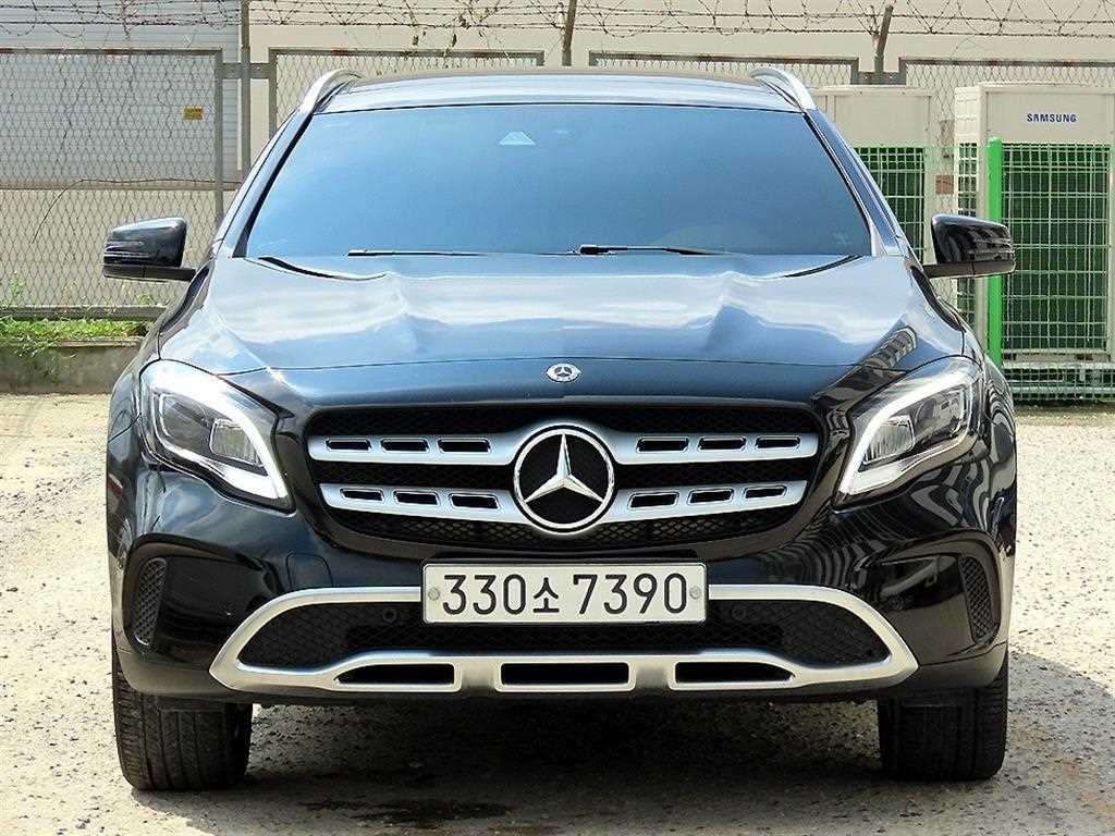 벤츠 GLA 클래스 GLA220 사진 2/20