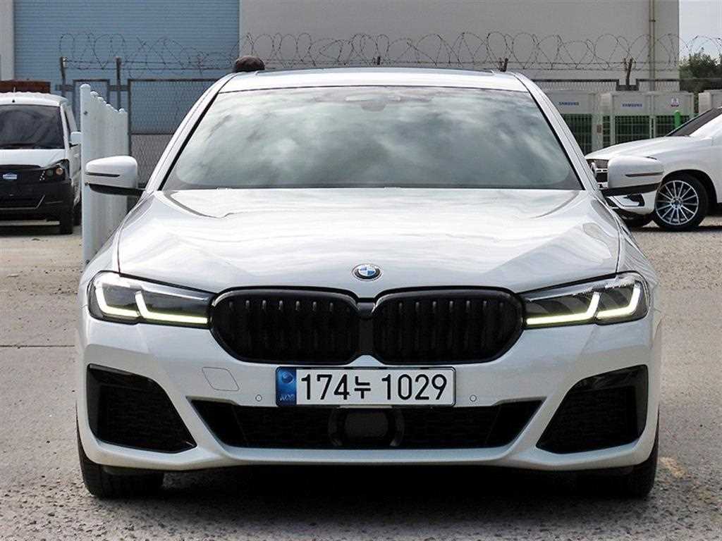 BMW 5시리즈 530i M 스포츠 사진