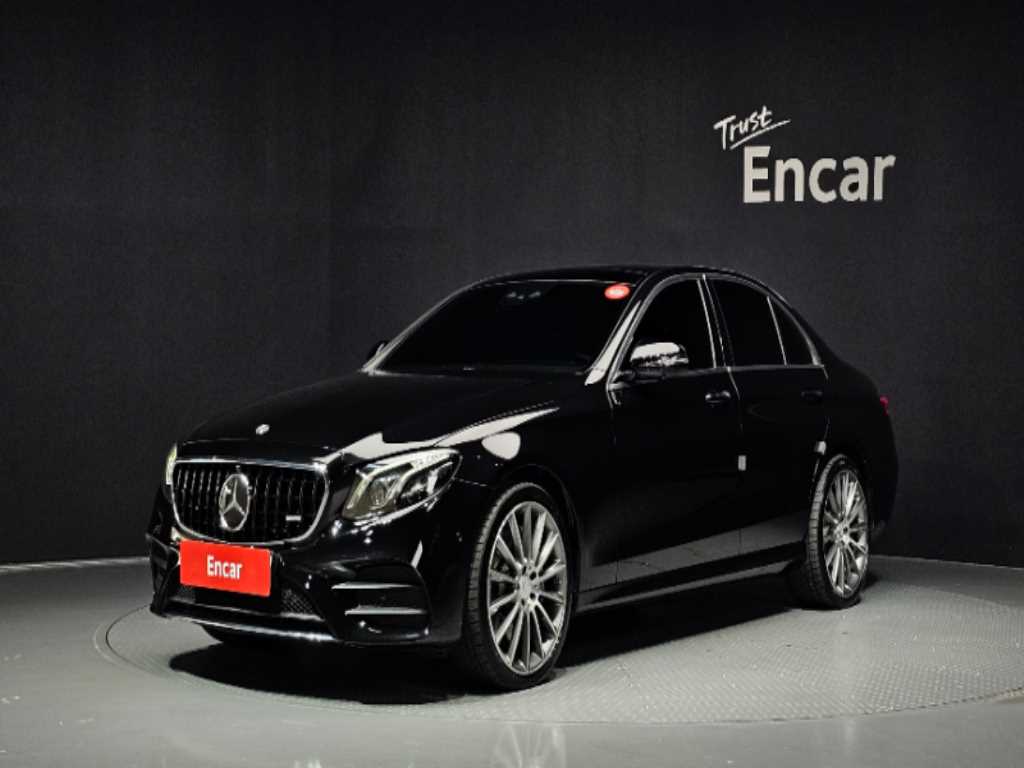 벤츠 E 클래스 E350 4MATIC AMG LINE 사진