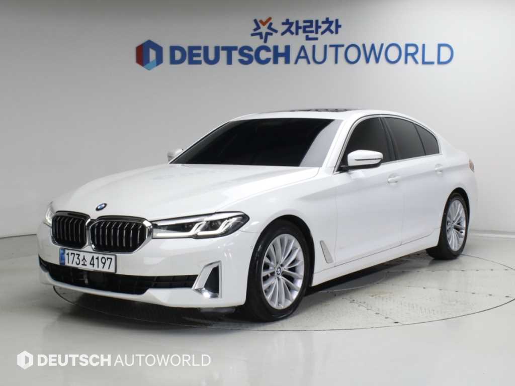 BMW 5시리즈 520i 럭셔리 사진