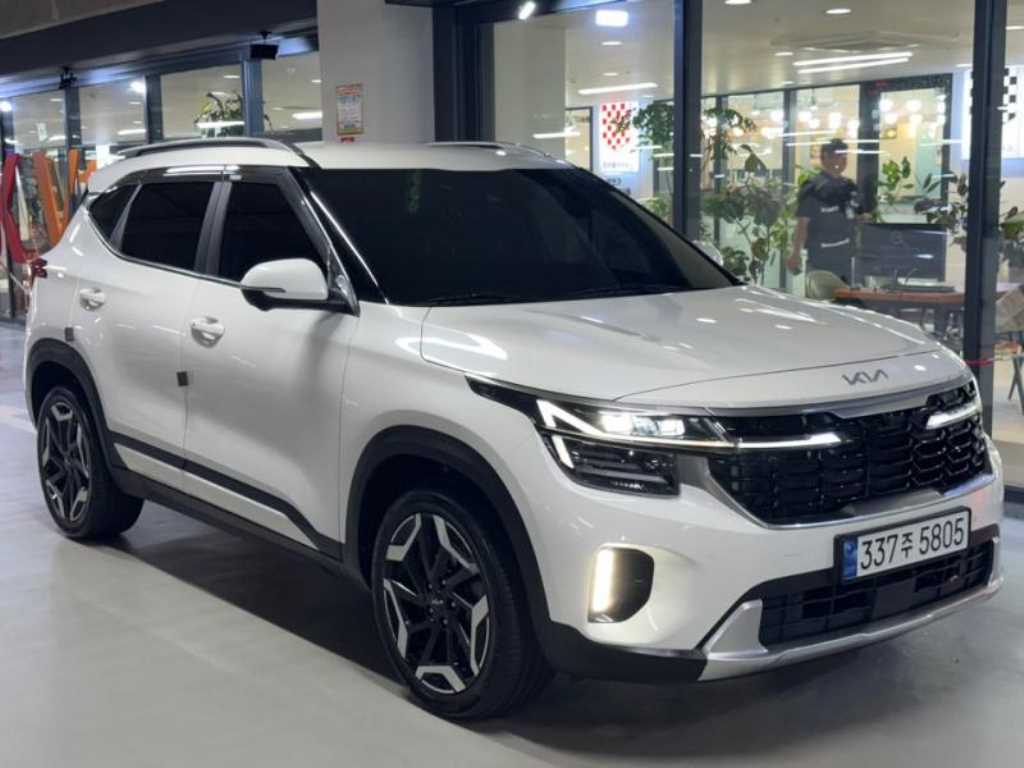 기아 셀토스 가솔린 2.0 2WD 프레스티지 사진 2/20