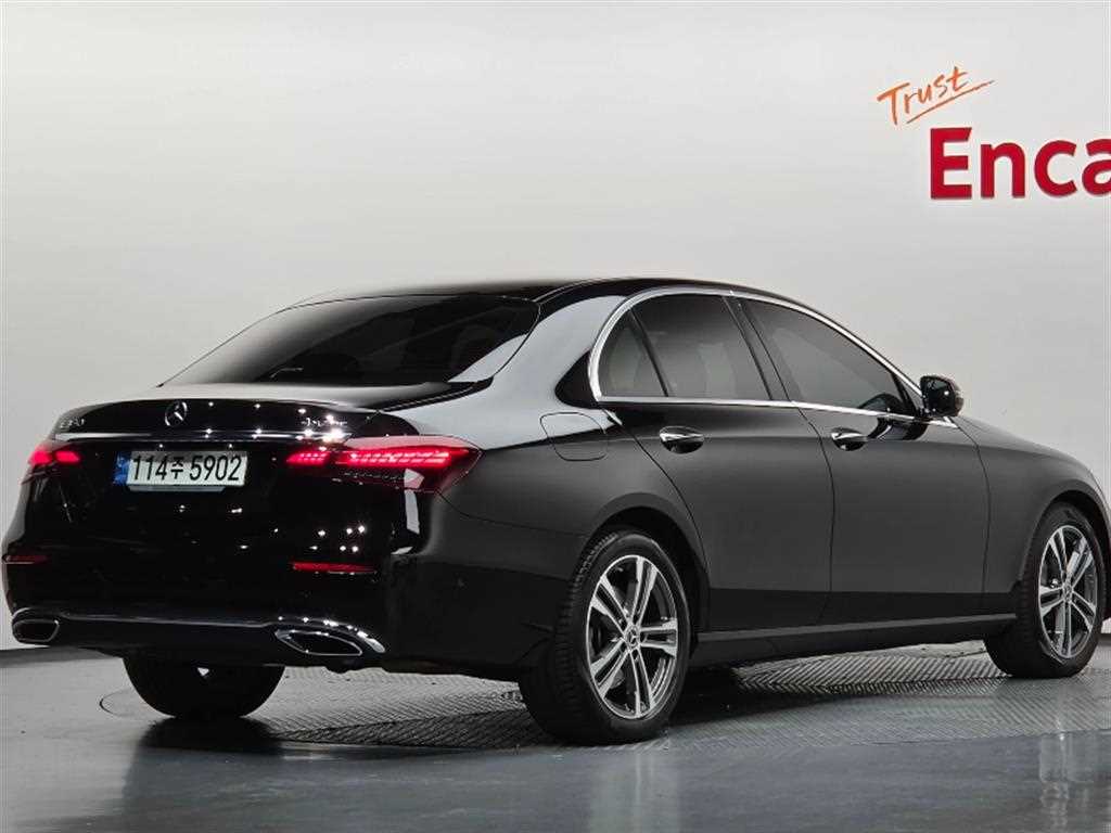 벤츠 E 클래스 E350 4MATIC 아방가르드 사진 2/20