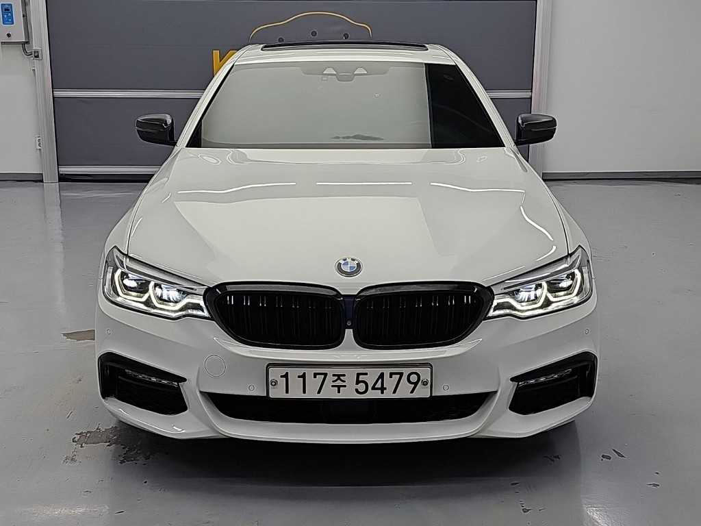 BMW 5시리즈 530i M 스포츠 플러스 사진 2/19