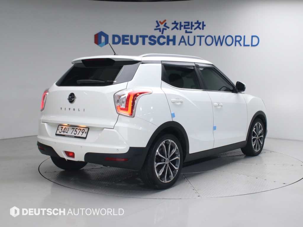KGM 티볼리 가솔린 2WD 1.6 LX 최고급형 사진 2/20