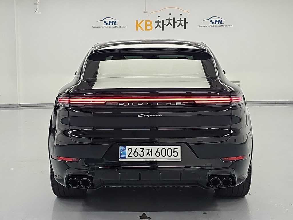 포르쉐 카이엔 3.0 E-하이브리드 쿠페 사진 2/18