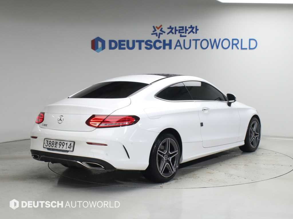 벤츠 C 클래스 C200 쿠페 사진 2/20