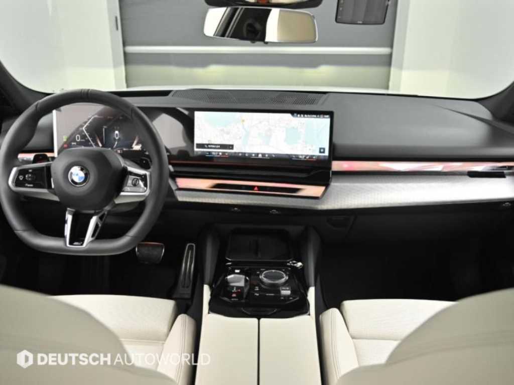 BMW 5시리즈 520i M 스포츠 사진