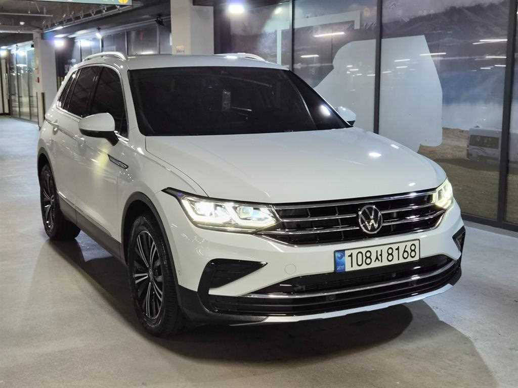 벤츠 E 클래스 E300 4MATIC 익스클루시브 사진