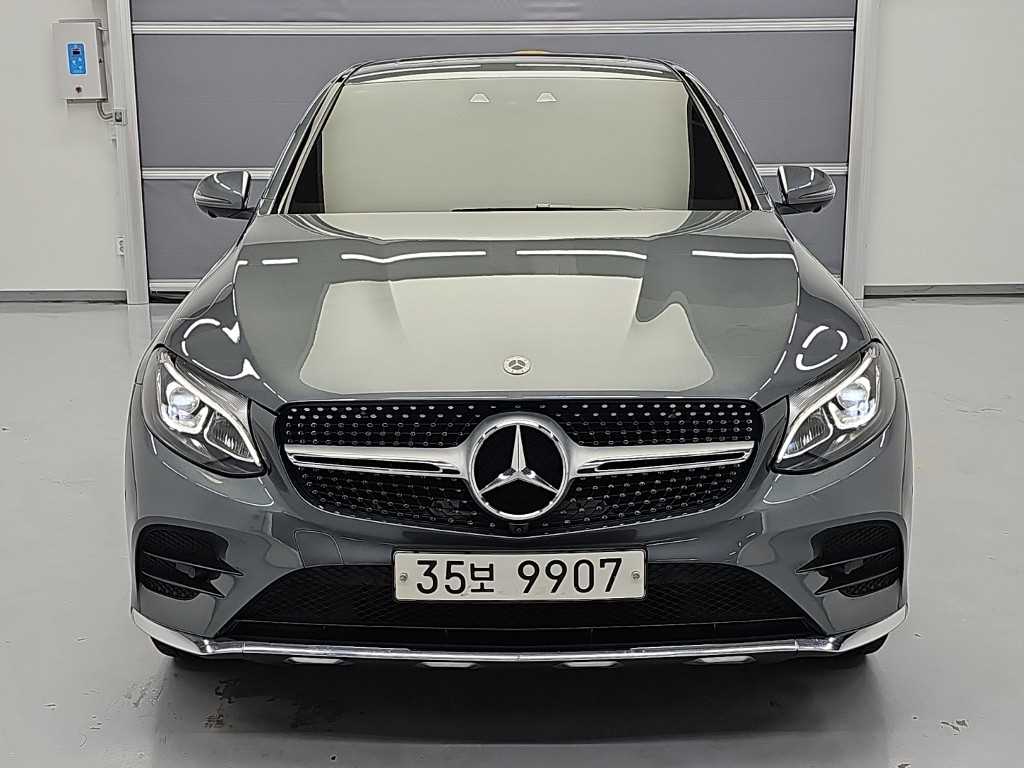 벤츠 GLC 클래스 GLC 220 d 4MATIC 쿠페 사진 2/19