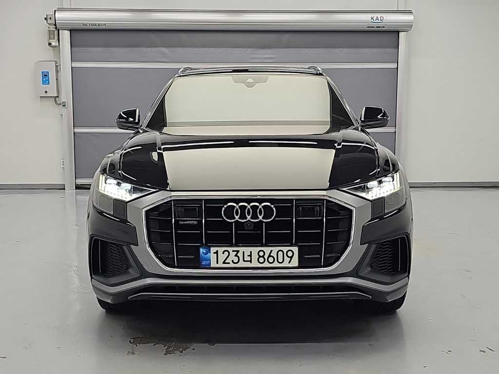 아우디 Q8 45 TDI 콰트로 프리미엄 사진 2/19