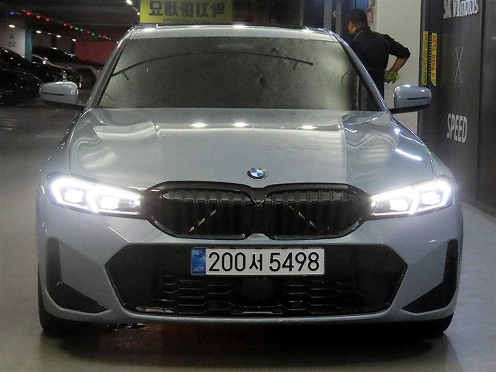 BMW 3시리즈 320i M 스포츠 사진 2/19