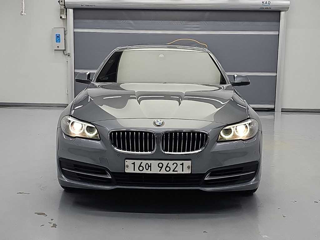 BMW 5시리즈 520d xDrive 사진 2/20