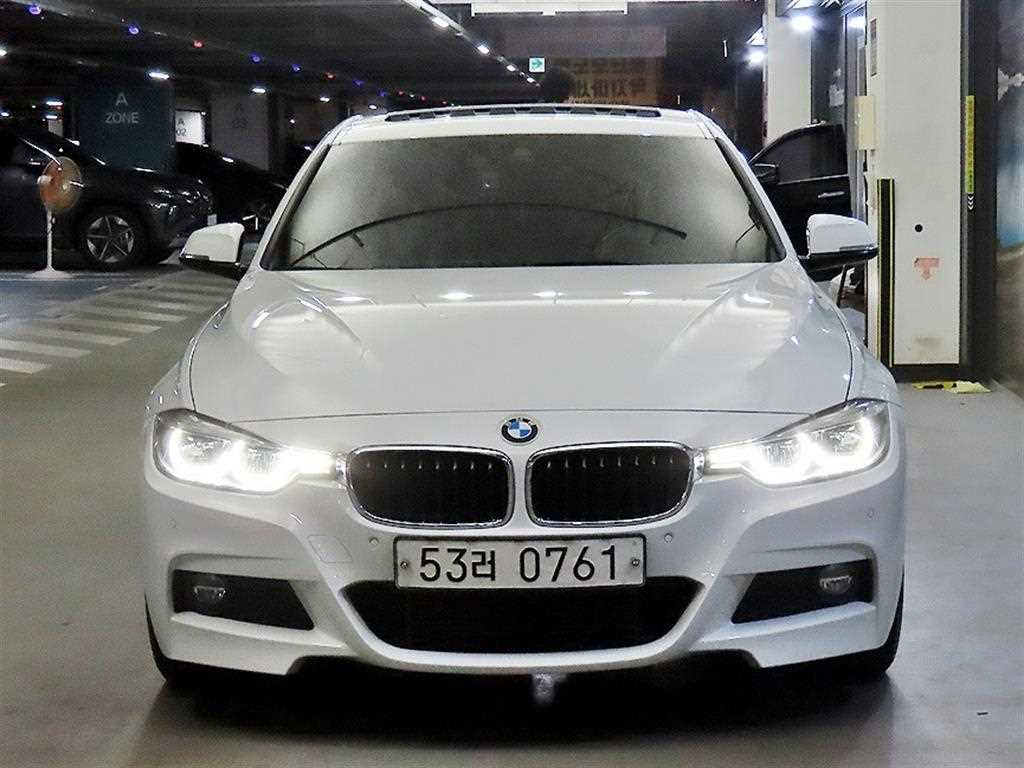 BMW 3시리즈 320d M 스포츠 사진 2/20