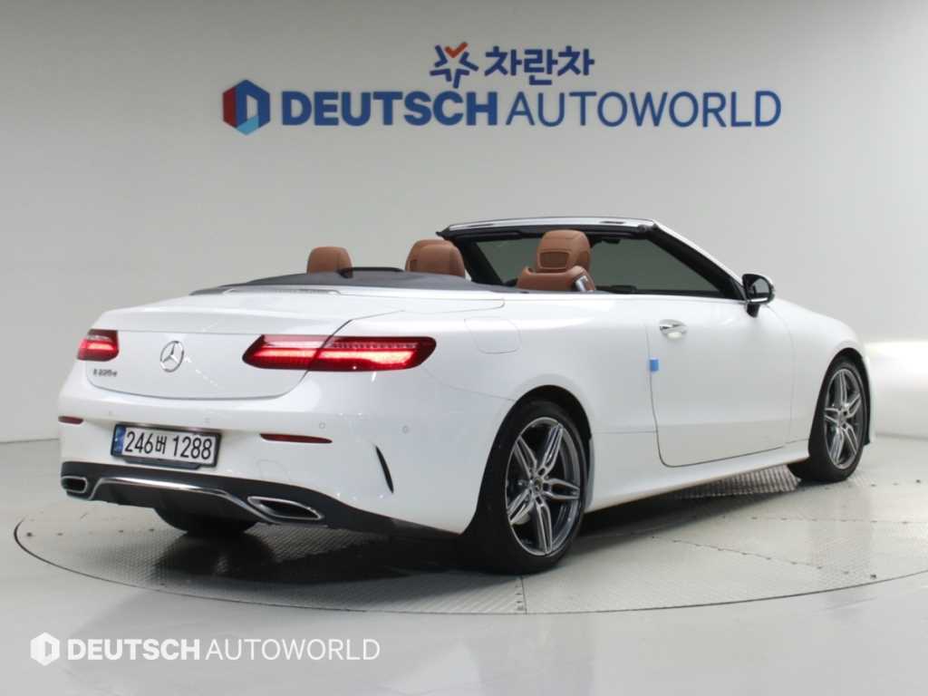 벤츠 E 클래스 E220d 카브리올레 사진 2/20