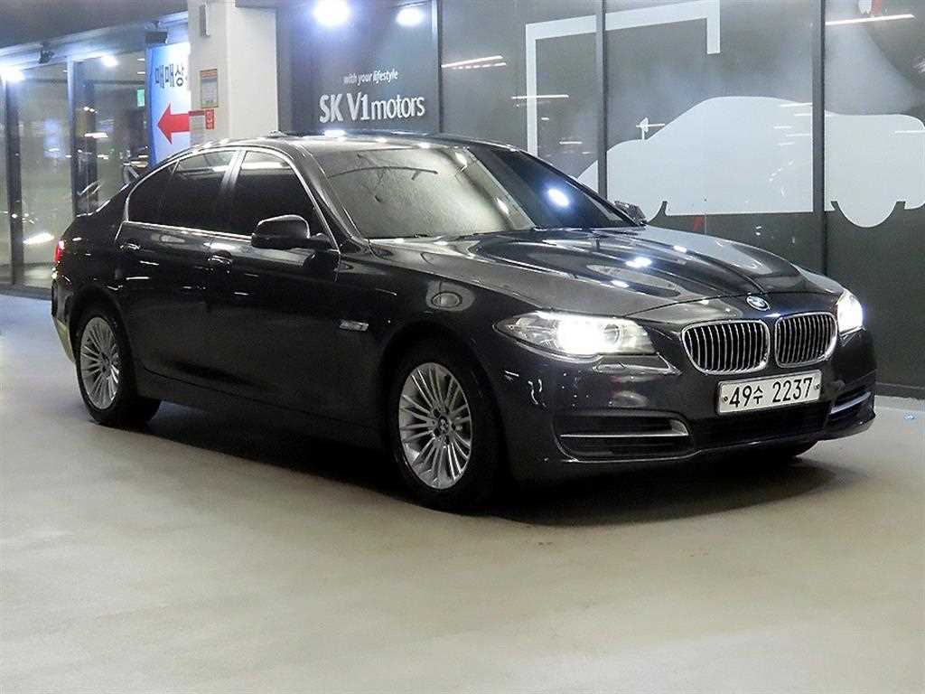 BMW 5시리즈 520d 사진