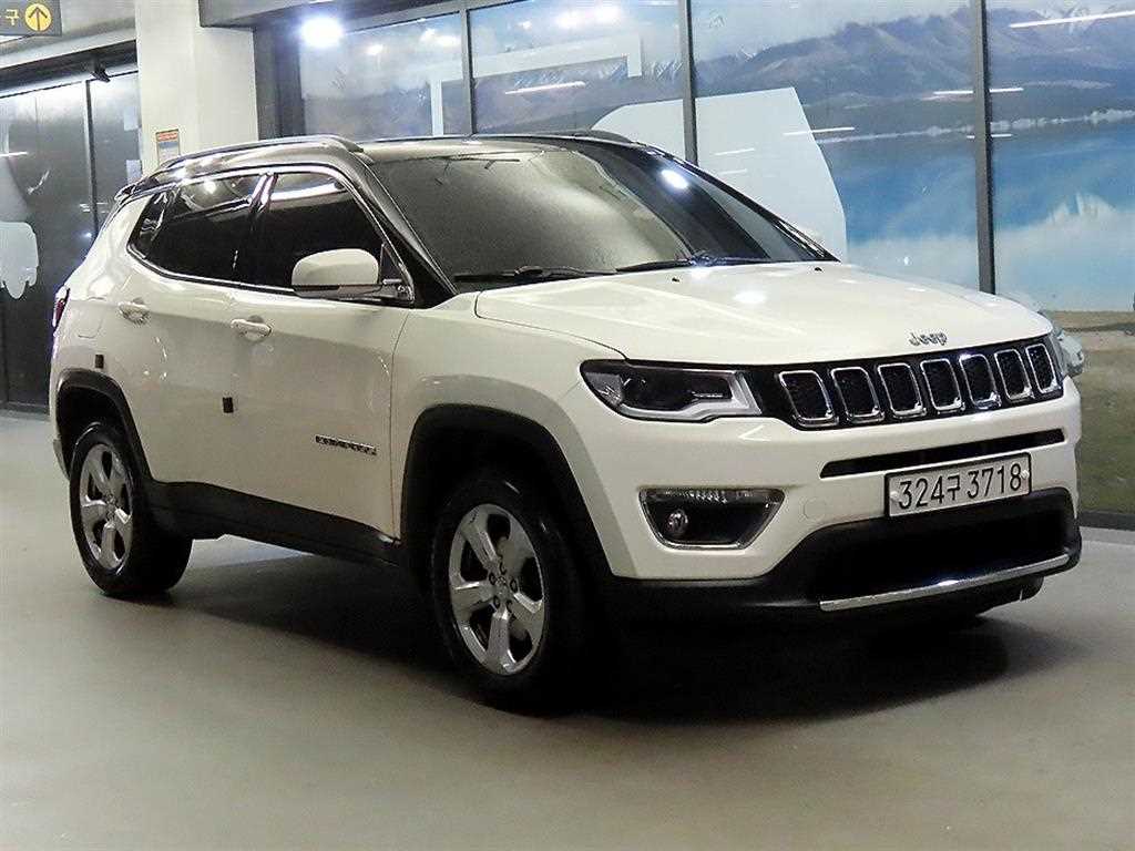 지프 컴패스 2.4 AWD 리미티드 사진