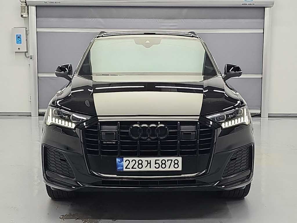 아우디 Q7 50 TDI 콰트로 프리미엄 사진 2/18