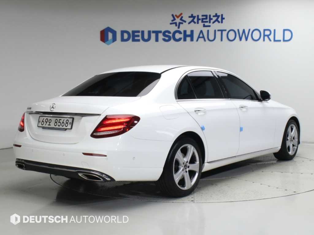벤츠 E 클래스 E200 아방가르드 사진 2/20