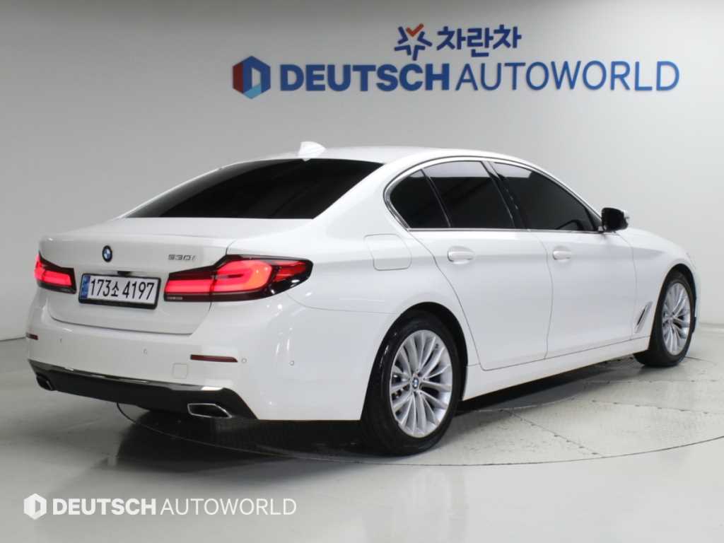 BMW 5시리즈 520i 럭셔리 사진 2/20