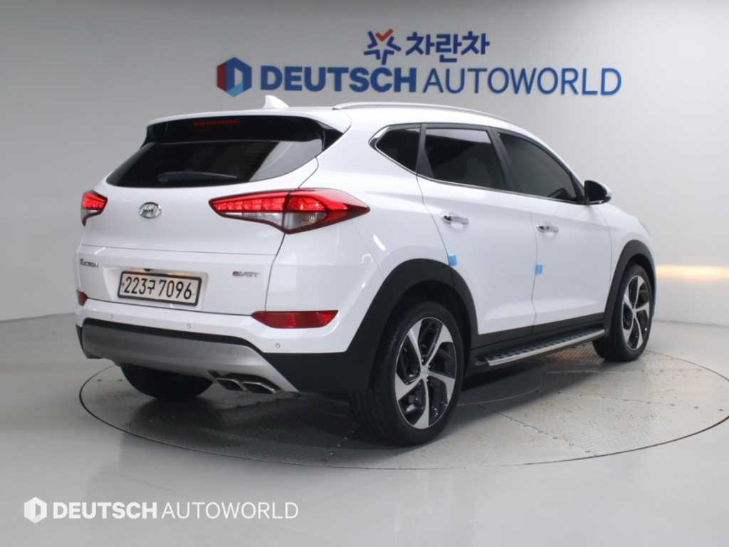 현대 투싼 디젤 2.0 2WD 프리미엄 사진 2/20