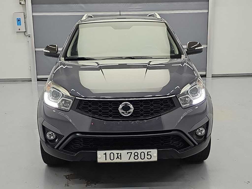 KGM 코란도 4WD 2.2 익스트림 사진 2/19