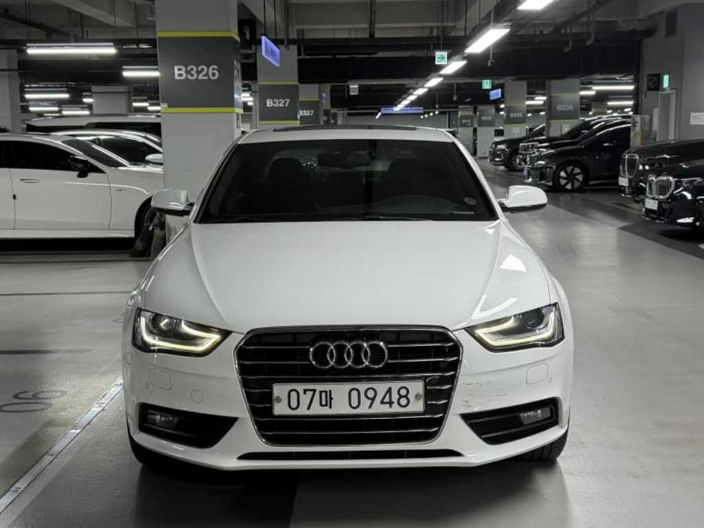 아우디 A4 30 TDI 다이나믹 사진