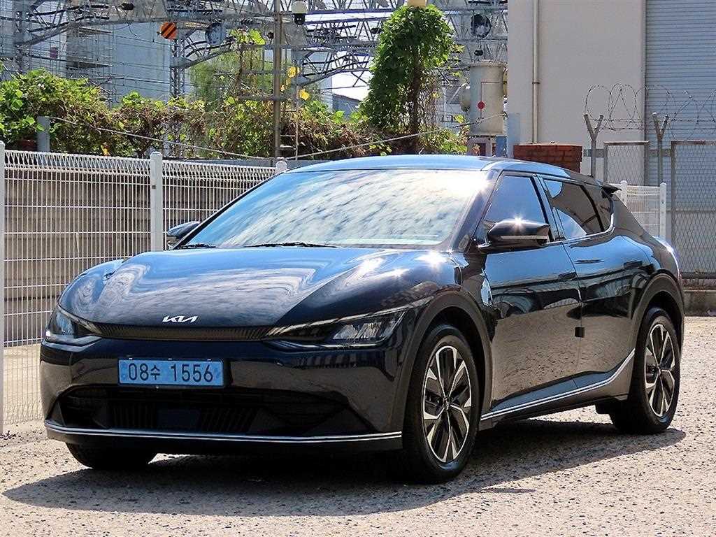 기아 EV6 스탠다드 AWD 에어 사진