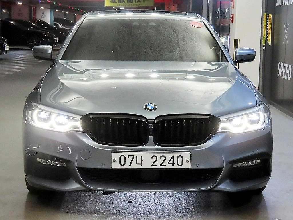 BMW 5시리즈 530i xDrive M 스포츠 플러스 사진 2/20