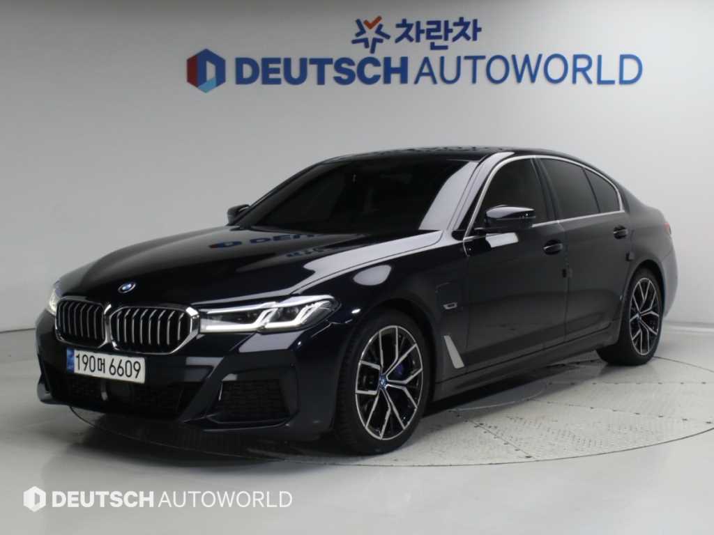 BMW 5시리즈 530e M 스포츠 사진
