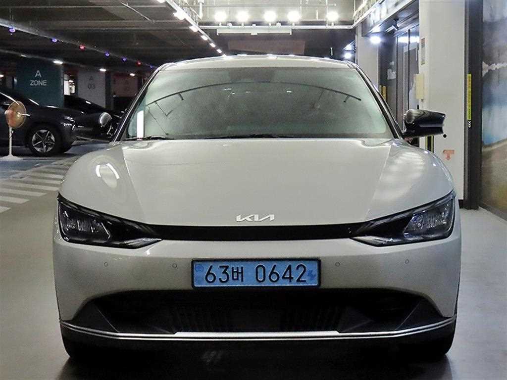 기아 EV6 롱레인지 에어 사진 2/20