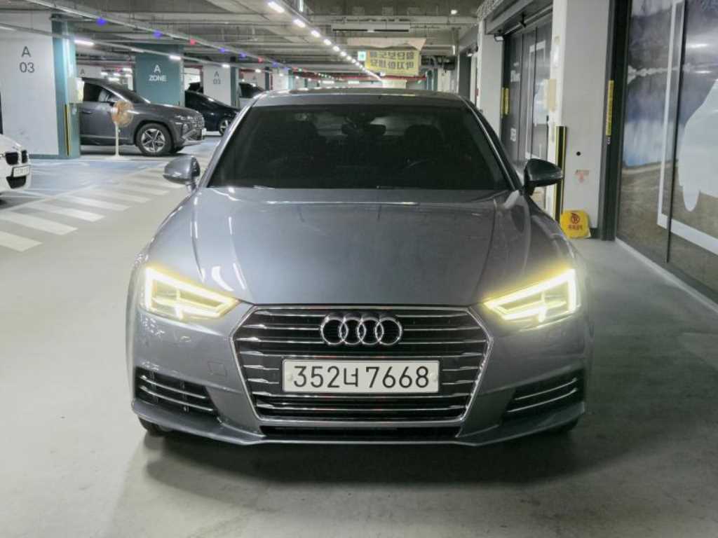 아우디 A4 45 TFSI 콰트로 프리미엄 사진