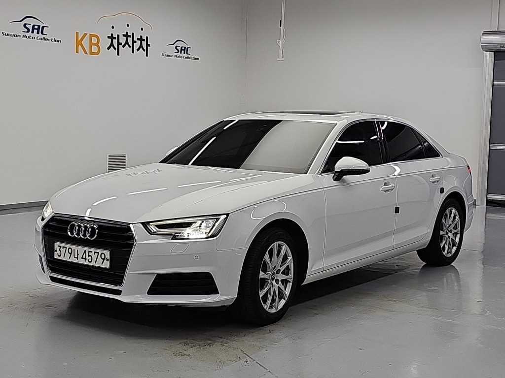 아우디 A4 40 TFSI 사진