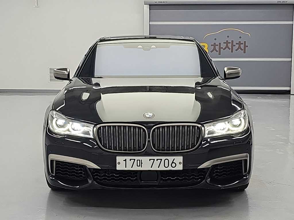 BMW 7시리즈 M760Li xDrive 사진 2/20